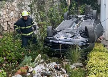 Marmaris’te Feci Kaza: Otomobil Bahçeye Uçtu, 1 Ölü, 4 Yaralı
