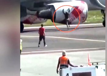 Havalimanında korkunç anlar kamerada: Kendini uçak motoruna attı