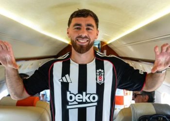 Orkun Kökçü imza için İstanbul’da! ‘Alemin gözü yaşlı’