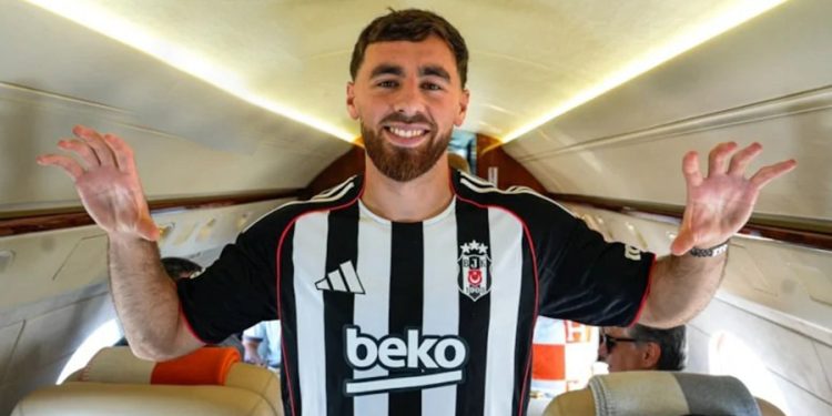 Orkun Kökçü imza için İstanbul’da! ‘Alemin gözü yaşlı’