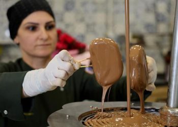 Kilosu bin lira olan bu dondurma sıcak havada yok satıyor