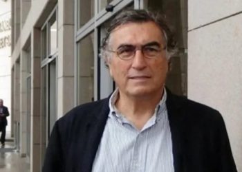 Leros adasında fenalaşan gazeteci Hasan Cemal hastaneye kaldırıldı