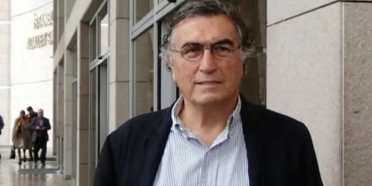 Leros adasında fenalaşan gazeteci Hasan Cemal hastaneye kaldırıldı