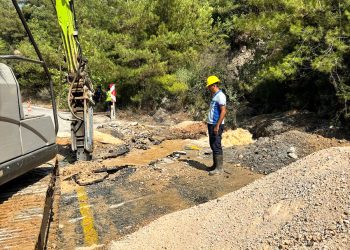 MUSKİ Bodrum’da Ana Hattı Suyu Kesmeden Tamir Ediyor
