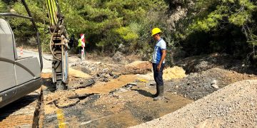 MUSKİ Bodrum’da Ana Hattı Suyu Kesmeden Tamir Ediyor