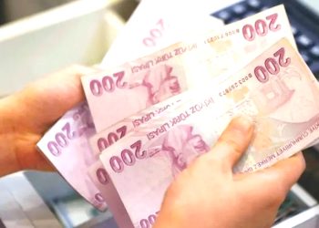 Elektrik direği dikerken Bodrum’a su taşıyan çelik içme suyu hattını parçaladılar.Bodrum yine susuz kaldı