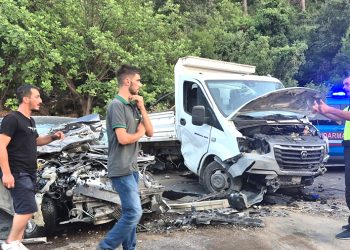 Bodrum’da Kamyonet ve Otomobil Çarpıştı: 4 Yaralı