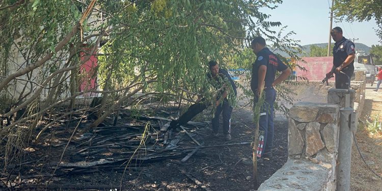 Menteşe’de Elektrik Telleri Yangına Sebep Oldu