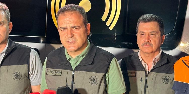 Vali Akbıyık: “Muğla’da Yangınlarda Güzel Bir Koordinasyon Var, Şu Ana Kadar İyi Geldik”