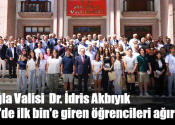 Vali Akbıyık YKS’de ilk bin’e giren öğrencileri ağırladı