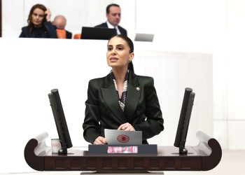 Özcan’dan kıyı talanına tepki: “Kamuya açık aldatmacasıyla kıyılar ranta açılacak”