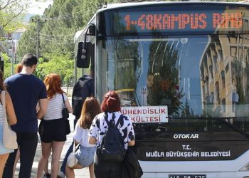 Büyükşehir’den Ulaşımda Öğrenciye Tam Destek