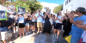 Bodrum’da hayvanseverlerden Kaymakamlık önünde katliam yasasına tepki: “Katliam yasasıyla vicdanlar öldürüldü”