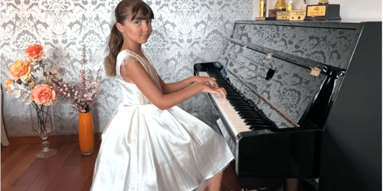 Alara Derin Kopar piyanoda uluslararası başarısı ile hayran bıraktı