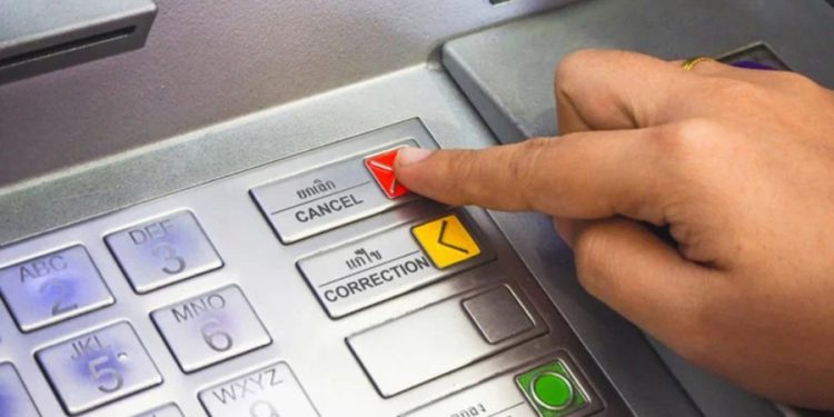 ATM’deki kırmızı tuşun sırrı ortaya çıktı: Meğer asıl görevi çok başkaymış