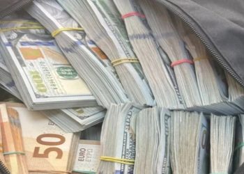 Türkiye’ye gelen araçtan servet çıktı