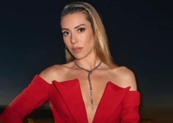 Sinem Kobal’dan Bikinili Paylaşım
