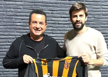 Barcelona Efsanesi Gerard Piqué, Bodrum’da Acun Ilıcalı ile Buluştu