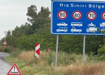 Hız sınır bölgeleri ve eski trafik levhaları değişiyor: Resmi Gazete’de yayımlandı