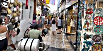 Burası Pakistan Değil; Bodrum Çarşı…