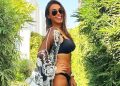 Ünlü sunucu ‘Yaş 48, yanlış anlaşılmasın’ diyerek bikinili pozunu paylaştı