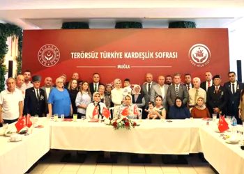 Bakan Göktaş Şehit yakınları ve gaziler ile bir araya geldi