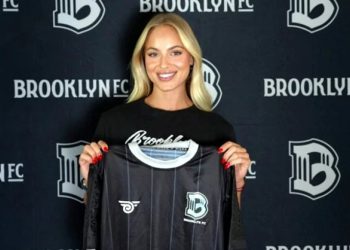 Dünyanın en güzel futbolcusunun transferi olay oldu