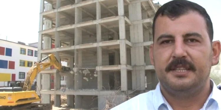 Müteahhit kendini ihbar etti, 5 katlı binasını yıktırdı! Nedeni ise takdir topladı