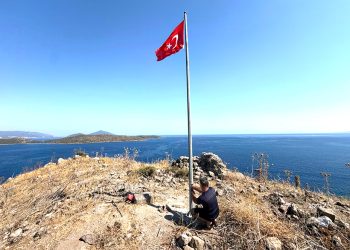 Belediyeden Bayrak Yenileme Çalışmaları