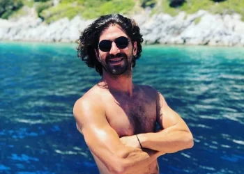 Doğa sporcusunun iskeleden balıklama atlayışı sonu oldu