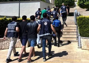 Göçmen kaçakçılığı operasyonu 10 kişi tutuklandı