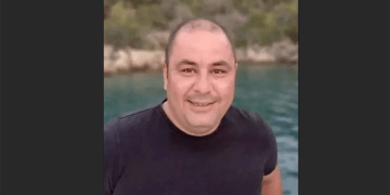 Motosiklet kazasında kaskı fırladı yaşamını yitirdi