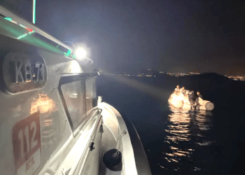 Bodrum açıklarında sürüklenen göçmenler kurtarıldı