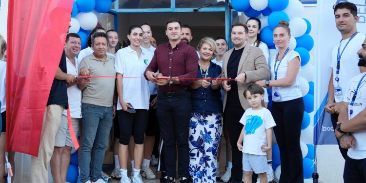 Yenilenen Binnaz Karakaya Fitness Merkezi Hizmete Açıldı