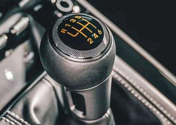 Otomobillerde vazgeçilmez sanılan o özellik tarih oluyor