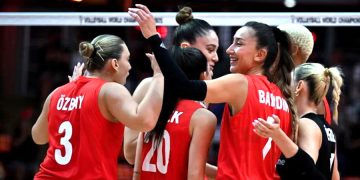 Filenin Sultanları set vermeden çeyrek finalde