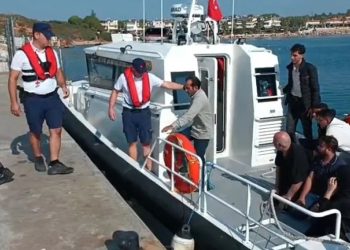 Bodrum açıklarında can Salı içinde sürüklenen göçmenler kurtarıldı