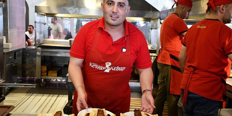 Fransa’nın bir bölgesinde kebapçı açmak yasaklandı! Adanalılar ayaklandı: Biz olmasak ne yiyecekler?