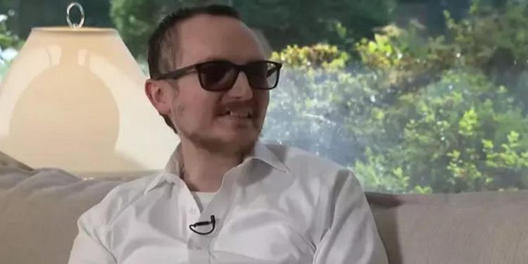 Ağzındaki diş, gözüne takıldı: 20 yıl sonra körlükten kurtuldu