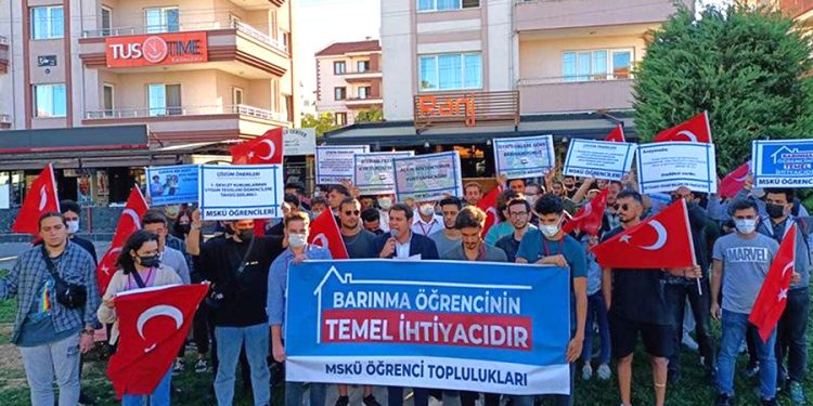 Muğla Sıtkı Koçman Üniversitesi Öğrencilerinden Barınma Sorununa İsyan