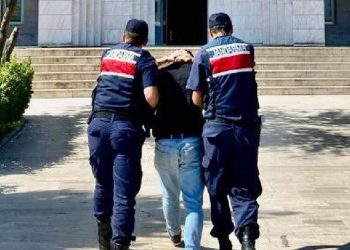 Muğla’da eve yapılan baskında uyuşturucu ve kaçak alkol ele geçirildi