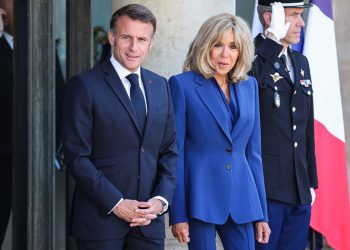 First Lady’nin erkek olduğu iddia edilmişti! Macron eşinin kadın olduğunu ispat edecek