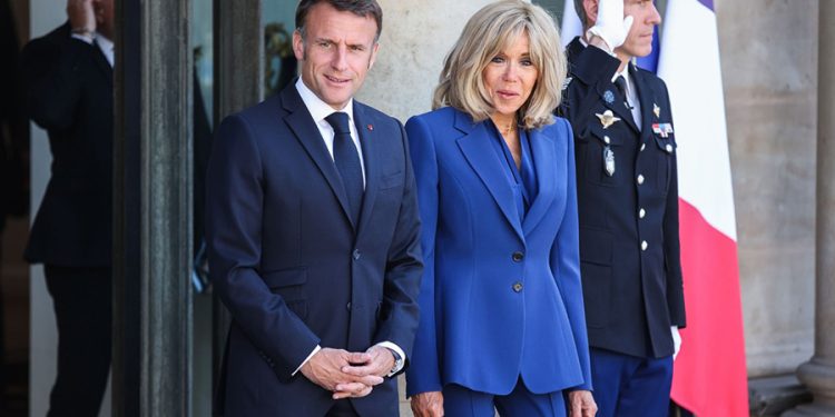 First Lady’nin erkek olduğu iddia edilmişti! Macron eşinin kadın olduğunu ispat edecek