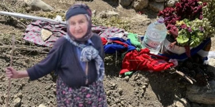 İkizköy- AKBELEN; Çıkarılan yasada Zehra ninenin mezarı maden sahasında kalıyor