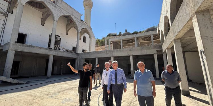 Bodrum Kaymakamı çalışmalarını sürdürüyor