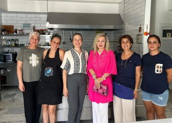 Kaymakam eşinden kadın emeğine destek