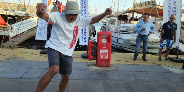 Efsane süngerci Aksona Mehmet Binlerce isimsiz sünger avcısı için bin millik yolculuğa çıktı