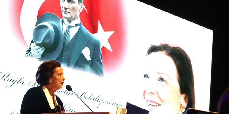 Bir Kadın, Bir Vali, Bir Cumhuriyet Hikâyesi: ‘Vali Hanım’ Belgeseli Muğla’da İzleyiciyle Buluştu