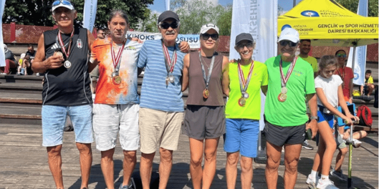 Bodrumlu atletlerden Antalya yol koşusunda 5 birincilik, 1 ikincilik geldi