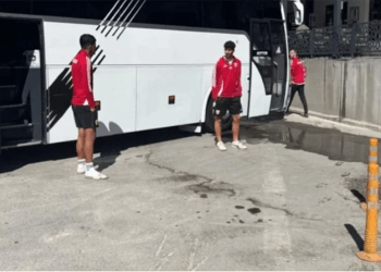 Adanaspor futbol takımı Fethiye’de hesabı ödeyemedi lokantada rehin kaldı